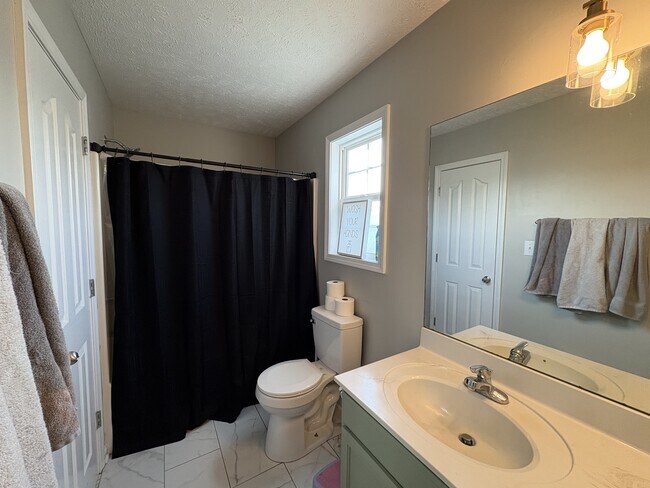 Building Photo - 515 Fox Trot Dr