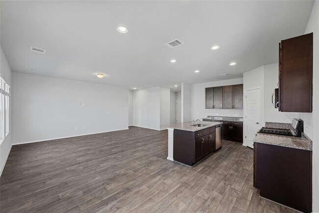 Building Photo - 159 Chesterfield Dr