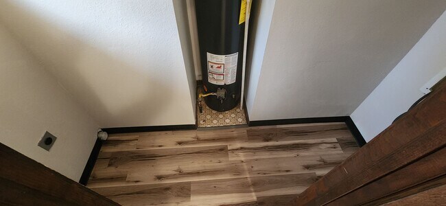 Building Photo - Move in SPECAIL,  1/2 off First Full Months Rent. ALL PROSPECTIVE TENANTS MUST SUBMIT A $58 NON-R...