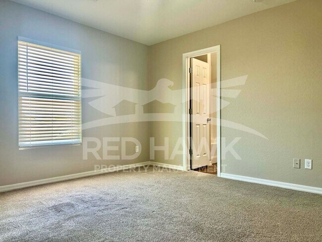 Building Photo - 1050 Kachina Dr