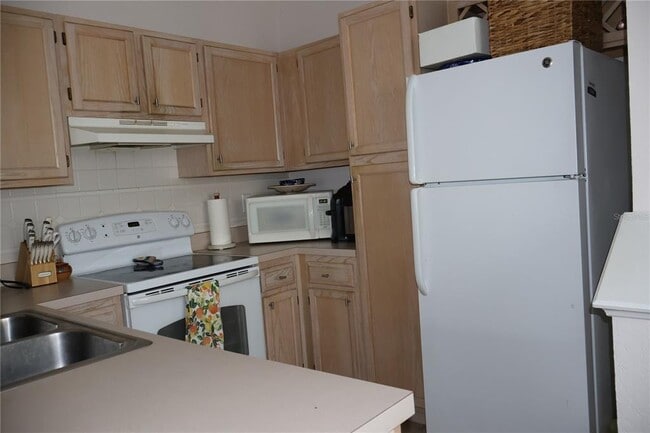 Building Photo - 601 Island Pl Wy