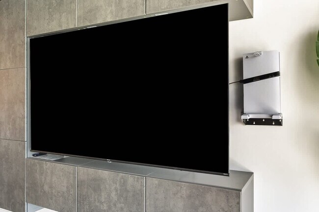 Building Photo - 8743 Thomas Dr