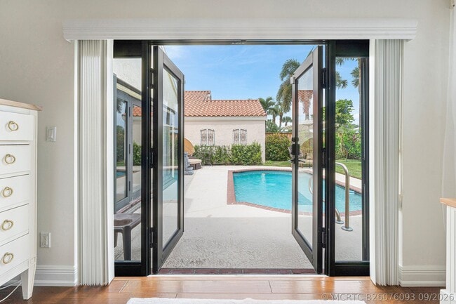 Building Photo - 2530 La Lique Cir