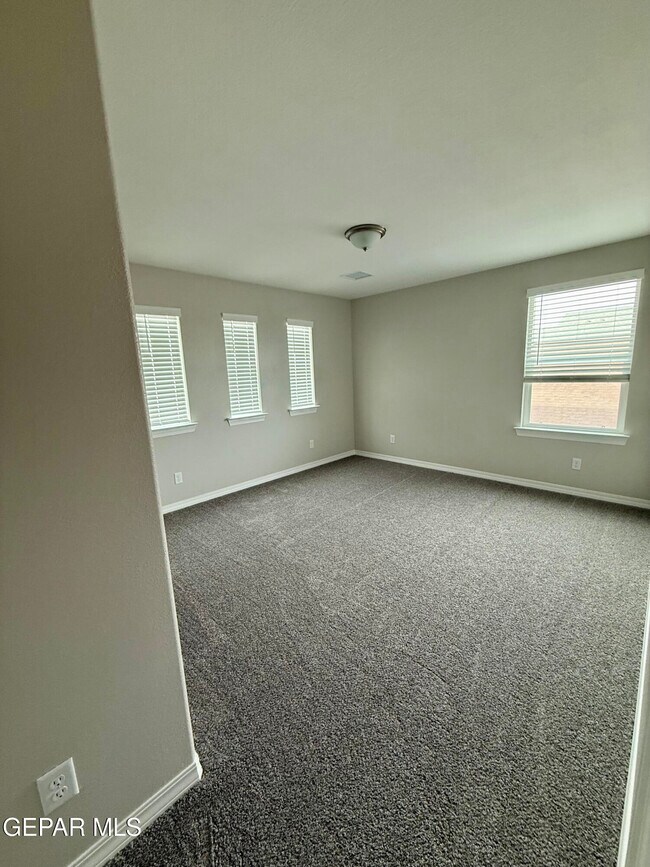 Building Photo - 12868 Star Gaze Ave