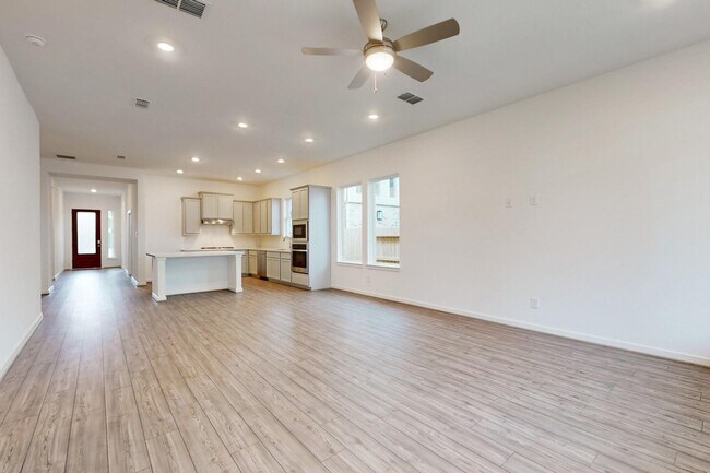 Building Photo - 21622 Laggan Clf Ln