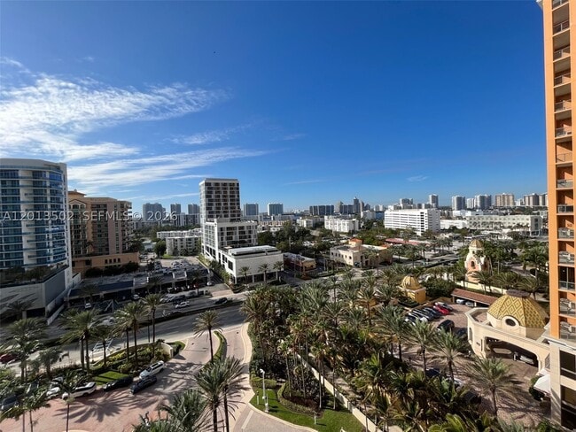 Building Photo - 17555 Collins Ave