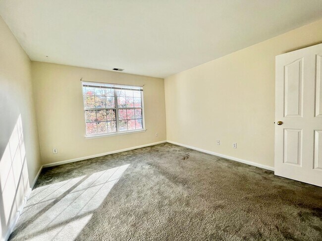 Building Photo - Spacious 4 Bedroom Home on Cul-de-sac in Castleton Virginia Beach!