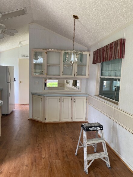 Building Photo - 17881 N Tamiami Trl