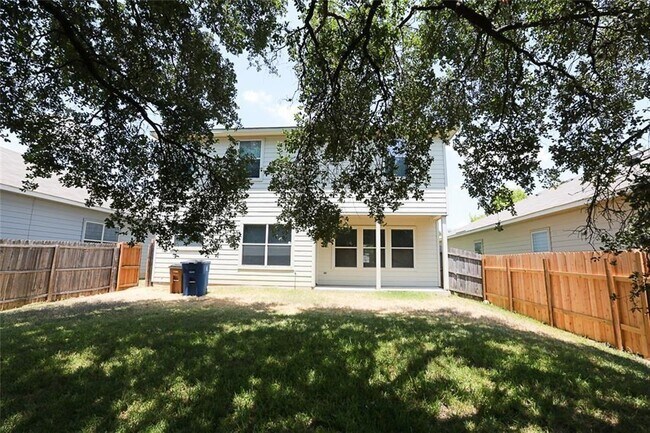 Building Photo - 2107 Charlotte Estates Dr