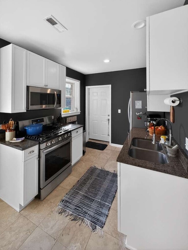 Building Photo - 7316 N Honore St