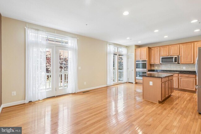 Building Photo - 7979 Vigne Ct