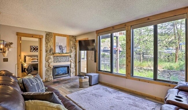 Building Photo - 96 Mountainside Dr