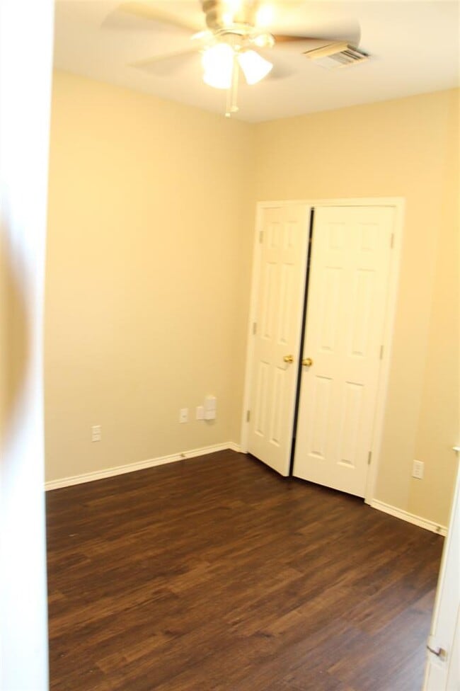 Building Photo - 2838 Southampton Way