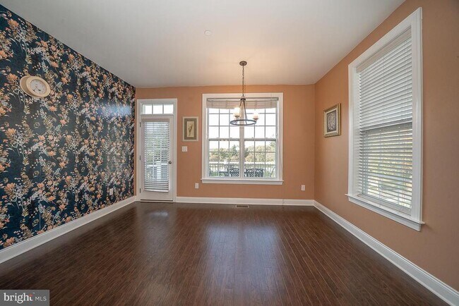 Building Photo - 3701 Parris Blvd