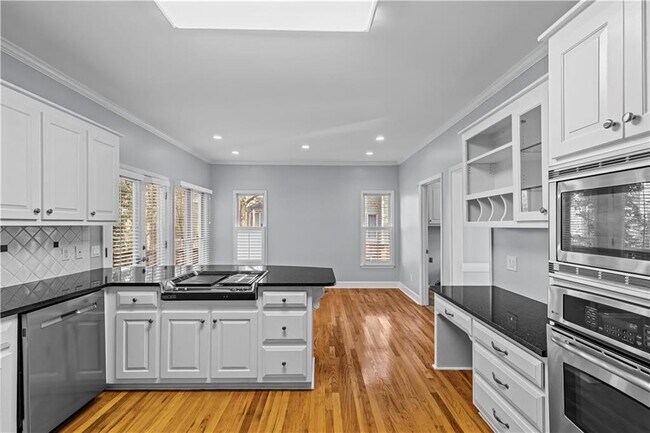 Building Photo - 3460 Goldenrod Dr