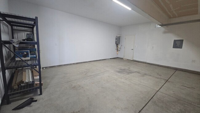 Building Photo - 1443 Greenbrier Dr