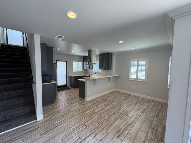 Building Photo - 1143 W 163rd St