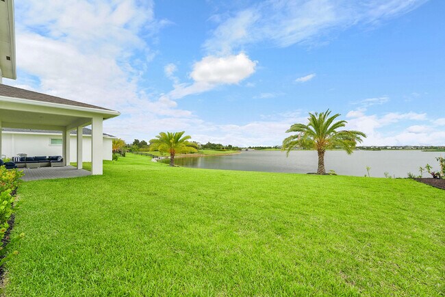 Building Photo - 601 Hookline Cir