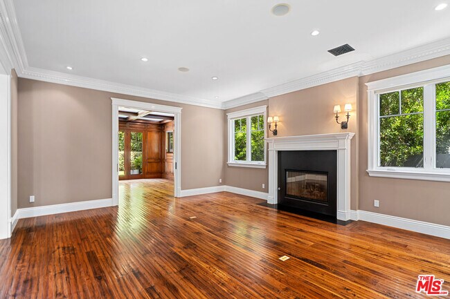 Building Photo - 117 S Burlingame Ave