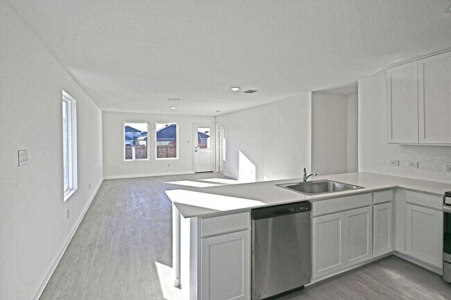 Building Photo - 10036 Mather Wy
