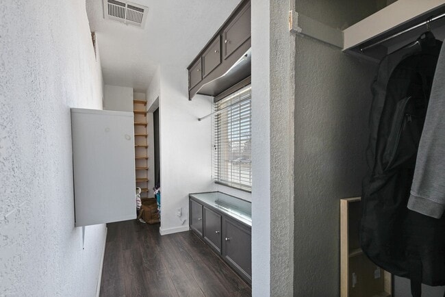 Building Photo - 1801 Corte Del Ranchero