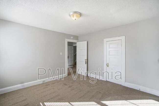 Building Photo - 630 W 36th St