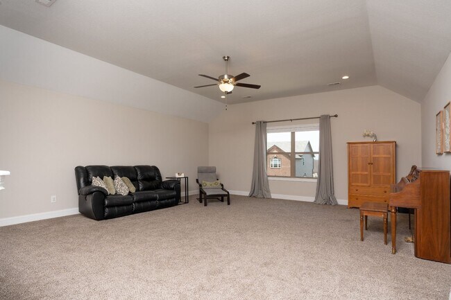 Building Photo - Beautiful 4-Bedroom Home with Bonus Room