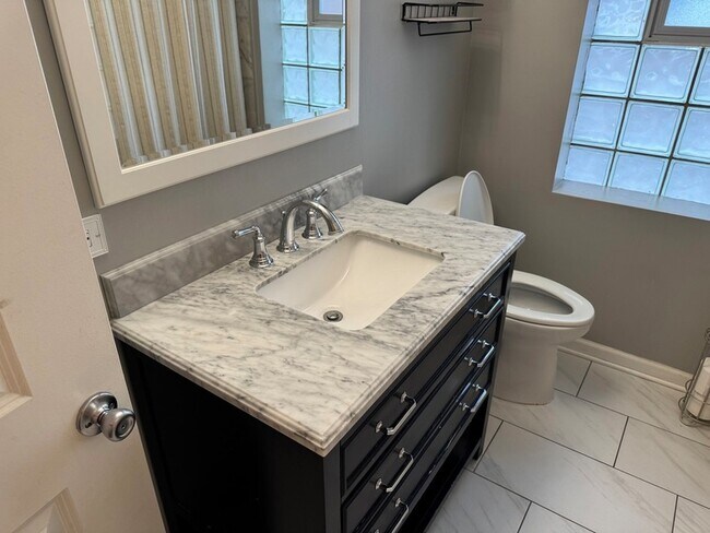 Building Photo - 2524 W 109th Pl