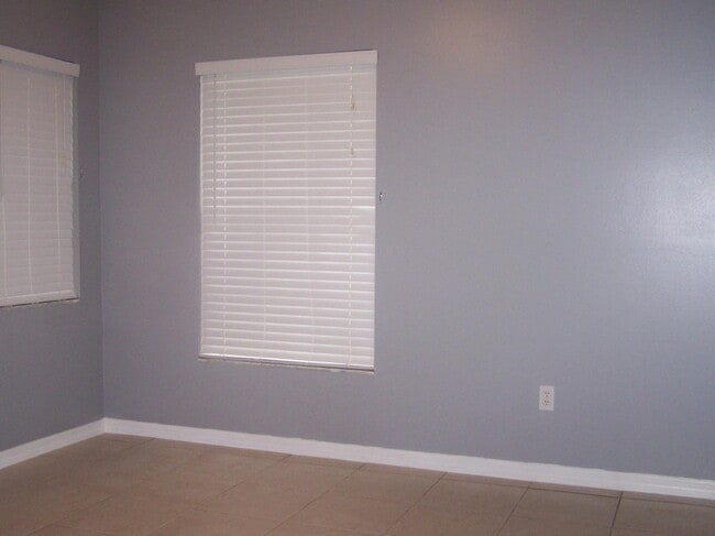 Building Photo - 10372 Fox Trail Rd S