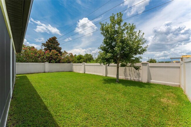 Building Photo - 3207 Palatka St