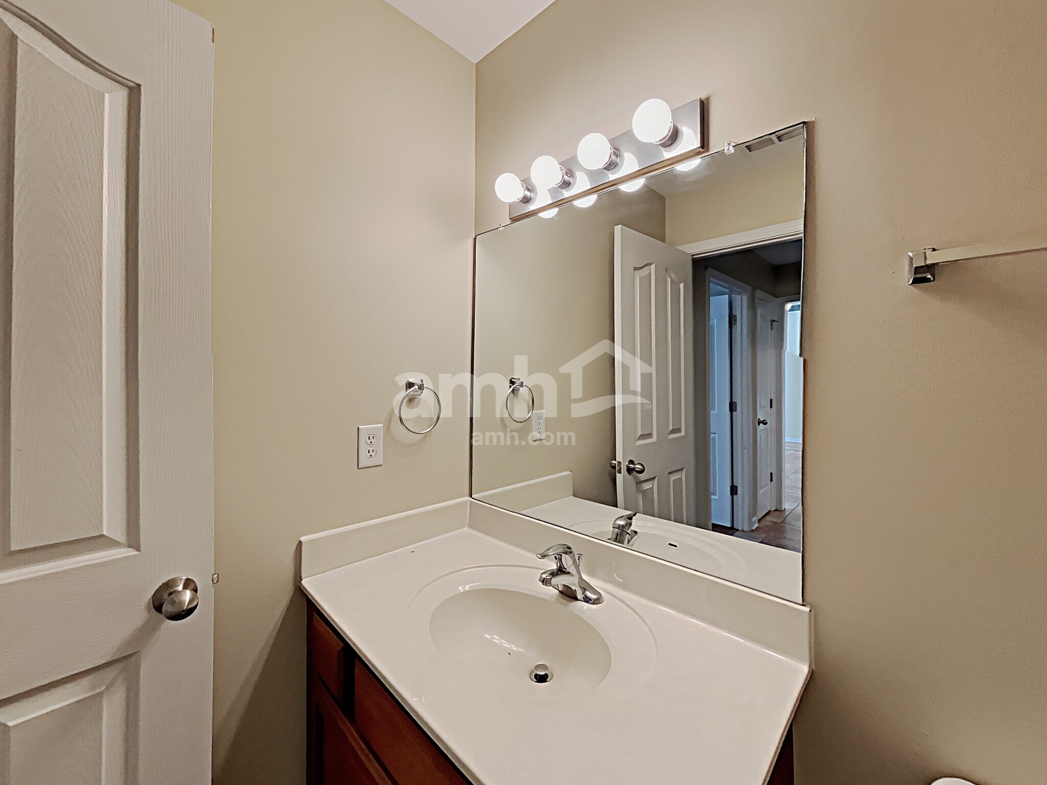 Building Photo - 2106 Bimelech Ln