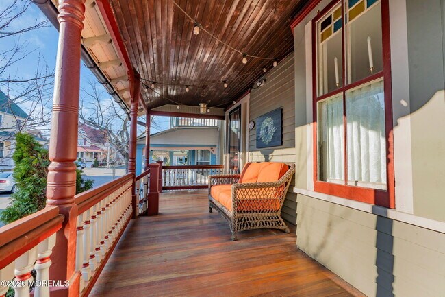 Building Photo - 62 Webb Ave