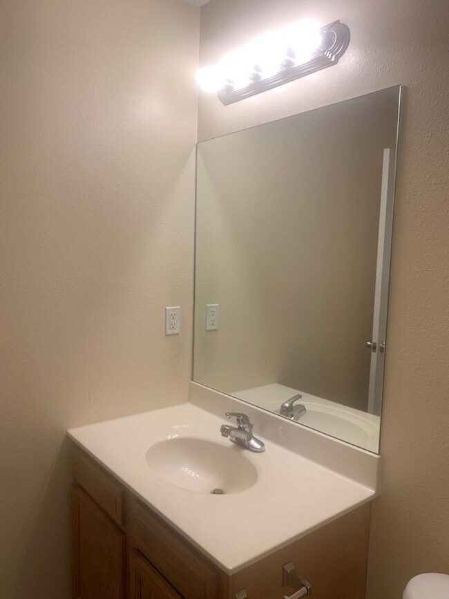 Building Photo - 7579-MF2-E4