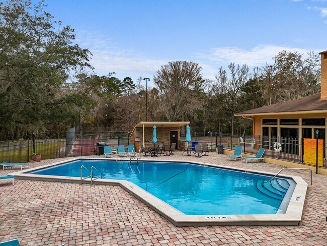 Building Photo - 1810 NW 23rd Blvd