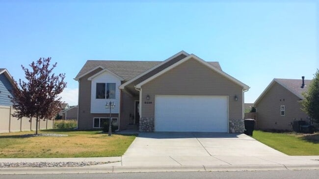 Primary Photo - Newer Stunning 4 Bedroom Home w/ Garage