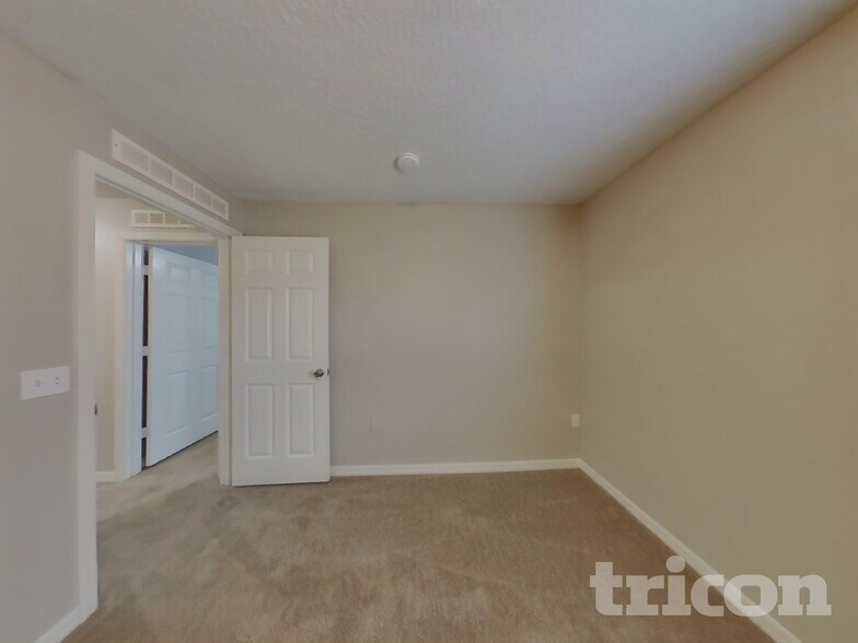 Building Photo - 11960 Cherry Creek Rd