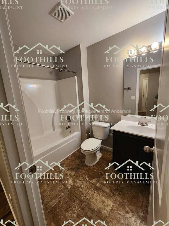 Building Photo - 1027 Whirlaway Cir
