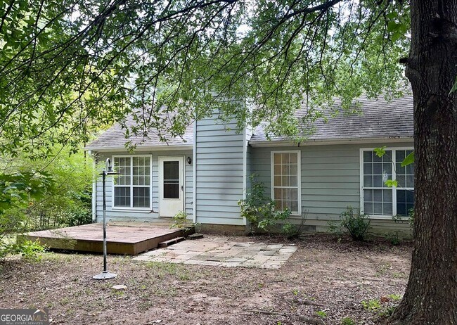Building Photo - 99 Creek Cir