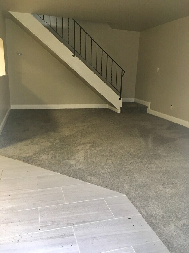 Building Photo - 6883 Fillmore Dr