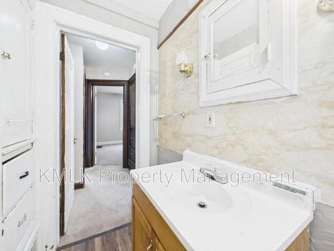 Building Photo - 916 Peckham St