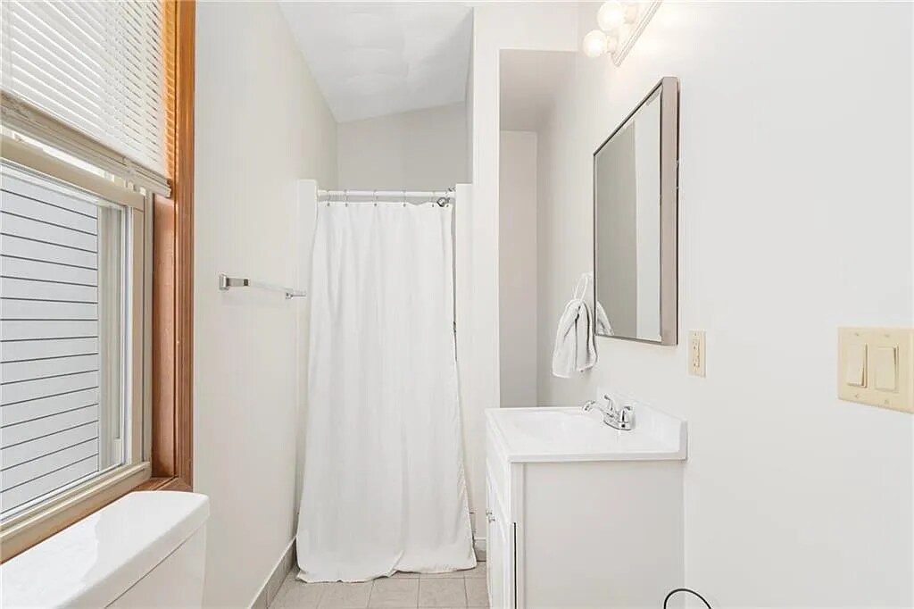 Building Photo - 18 Piedmont St