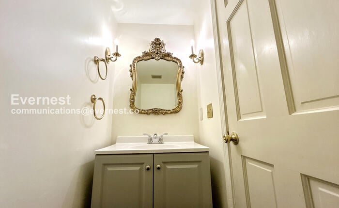 Building Photo - 107 Westover Park Ct