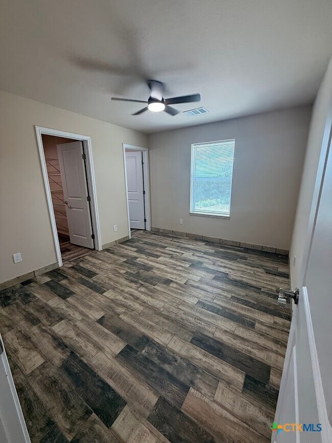 Building Photo - 1008 Makayla Dr