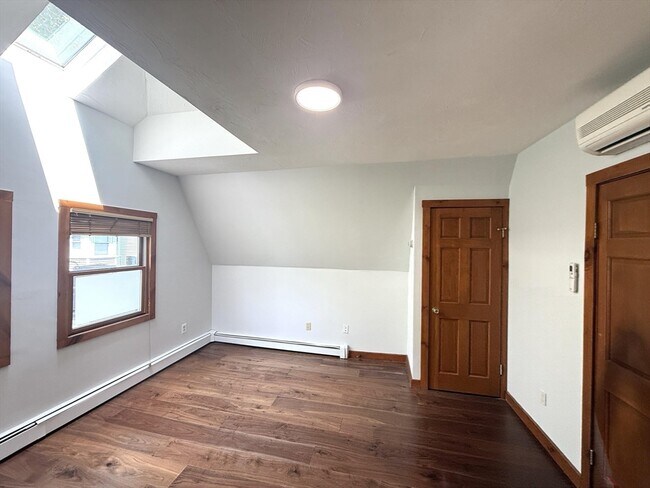 Building Photo - 90 Belknap St