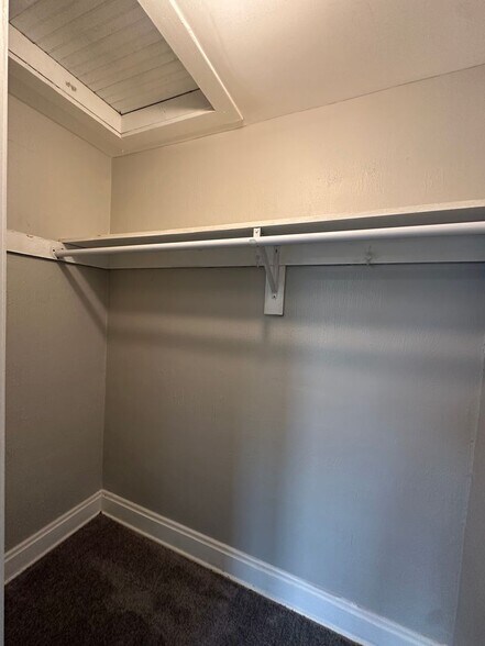 Building Photo - 1288 Linwood Ave