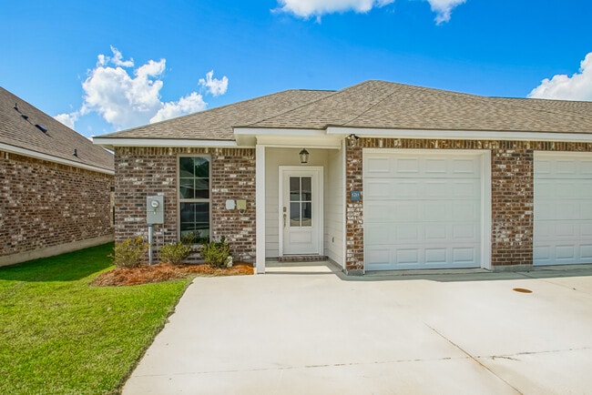 Primary Photo - 33260 LA-16