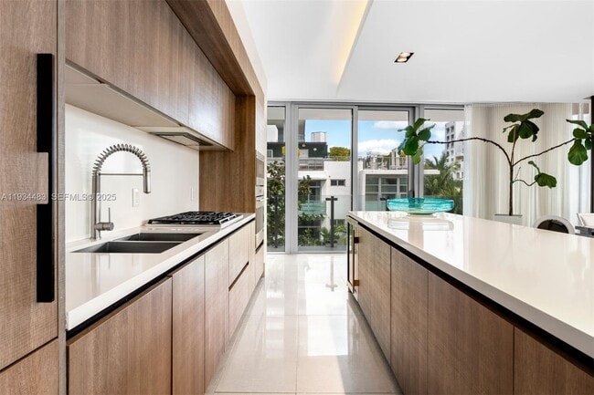 Building Photo - 1 Collins Ave