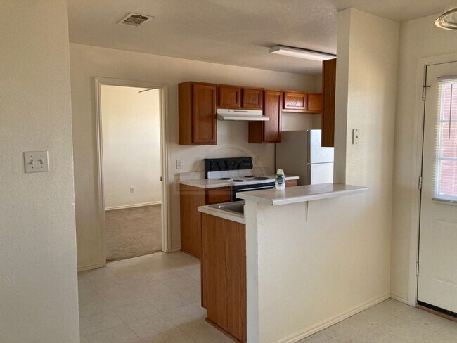 Building Photo - 5804 Greengate Dr