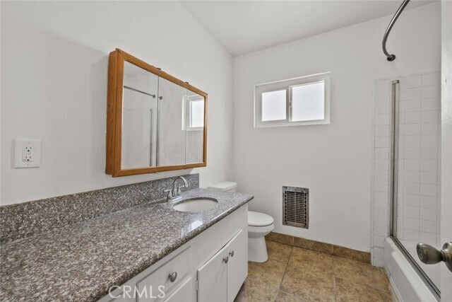 Building Photo - 1601 College View Dr