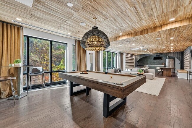 Building Photo - 8701 Churchill Rd